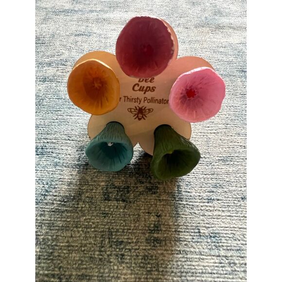 New! Bee Cups Vision Variety 5 Pack Water For Thirsty Pollinators - Picture 1 of 4